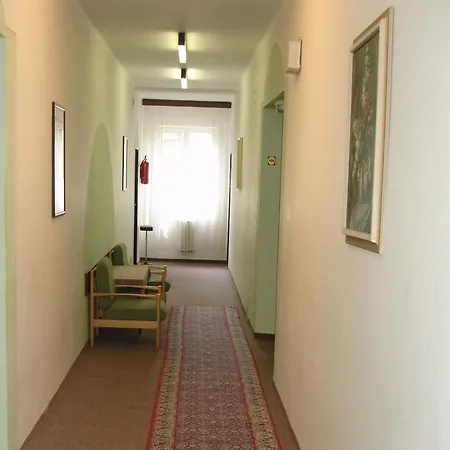 Ea Jasmin Prague